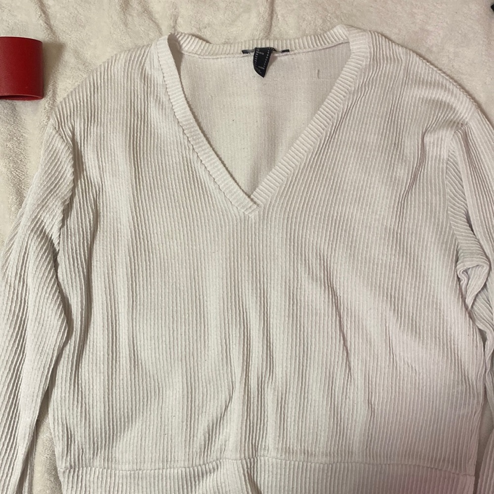 V neck sweater from forever 21.